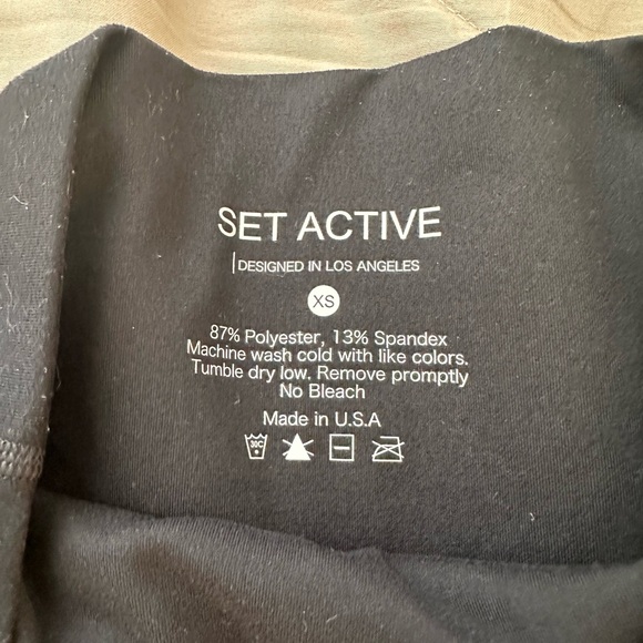 Set Active Bike Shorts - Picture 2 of 3